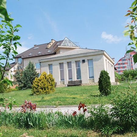 Guest House Uzhgorod Dış mekan fotoğraf