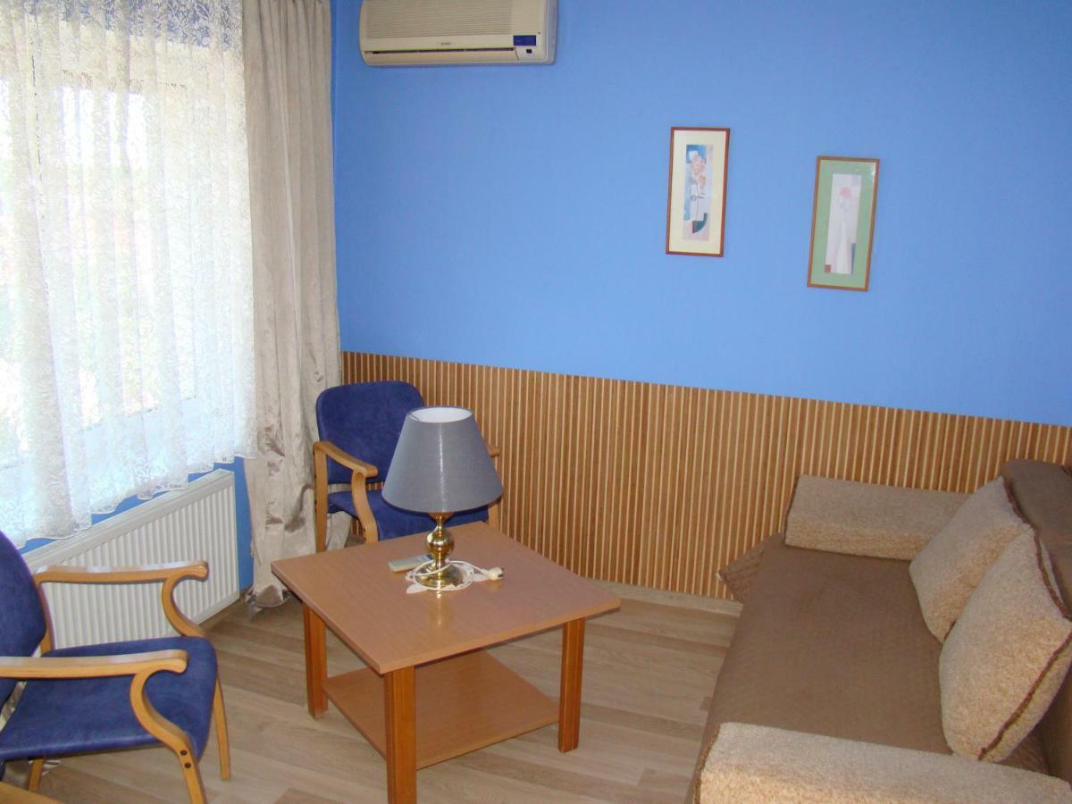 Guest House Uzhgorod Dış mekan fotoğraf