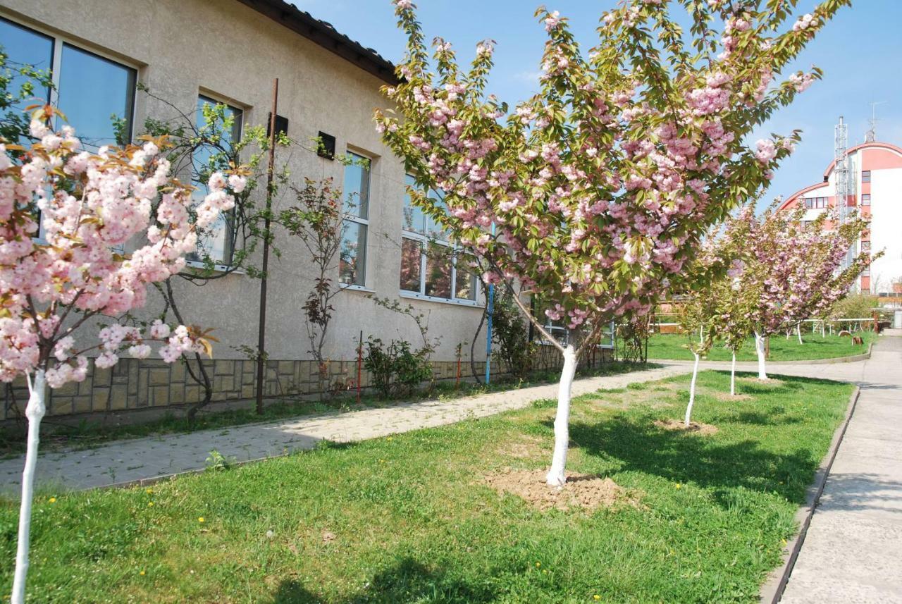 Guest House Uzhgorod Dış mekan fotoğraf