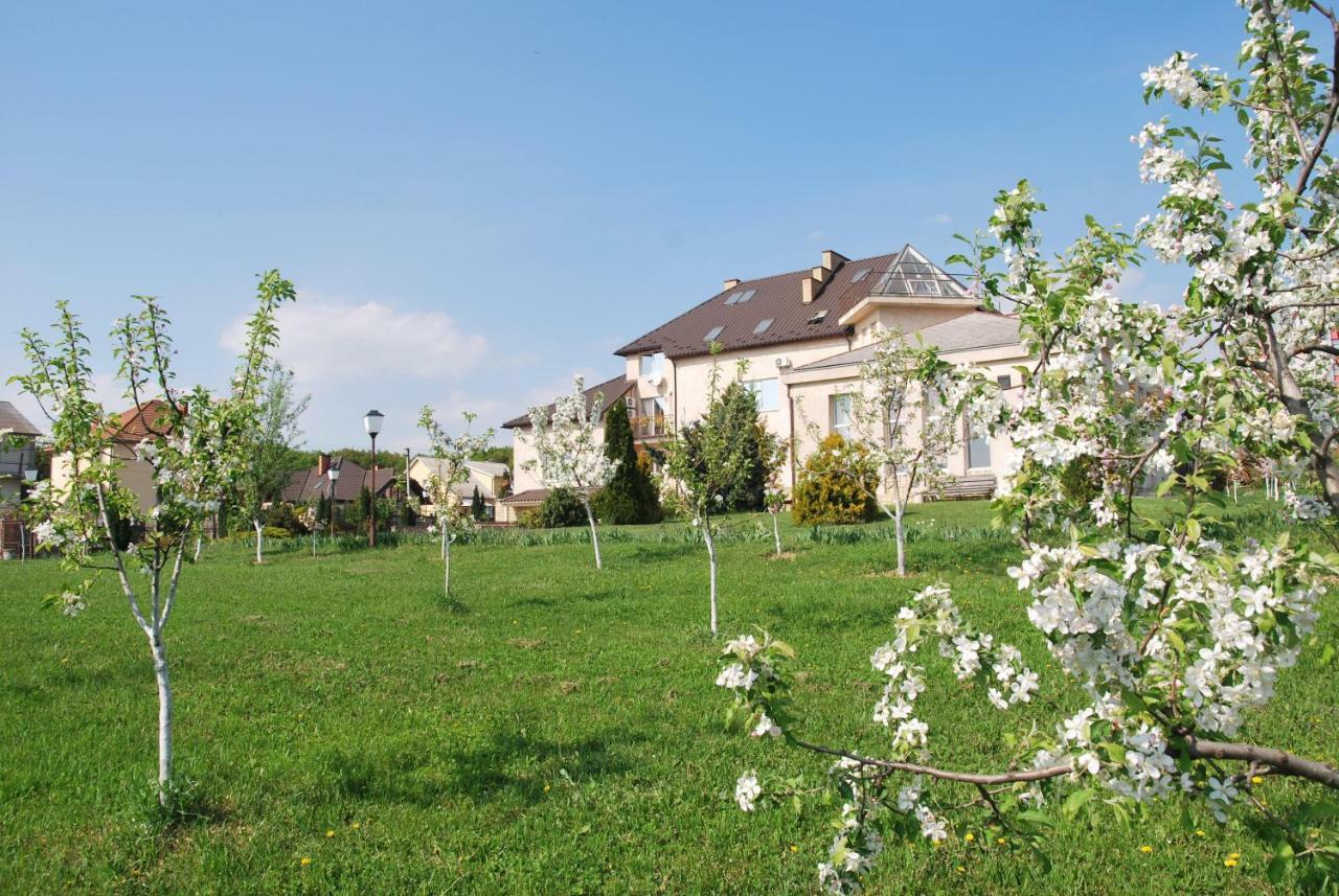 Guest House Uzhgorod Dış mekan fotoğraf