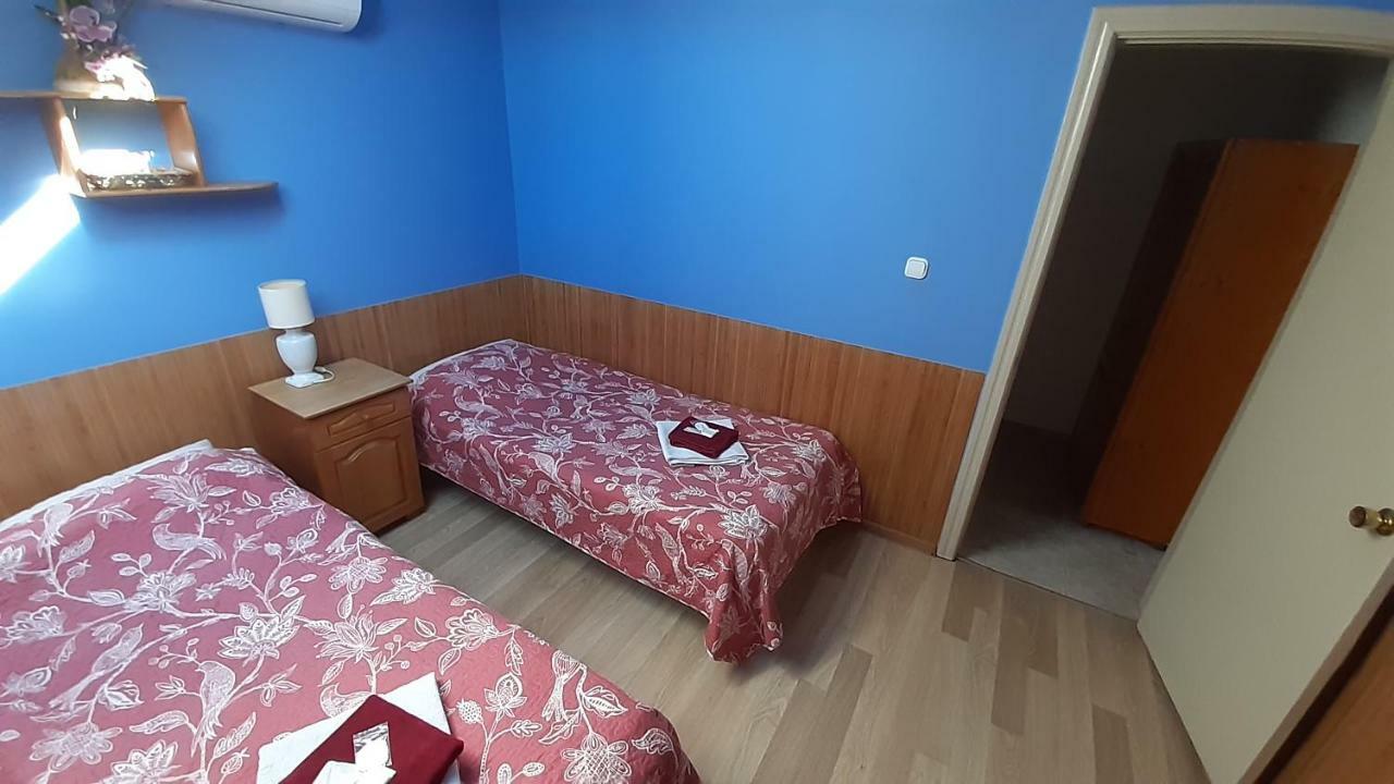 Guest House Uzhgorod Dış mekan fotoğraf